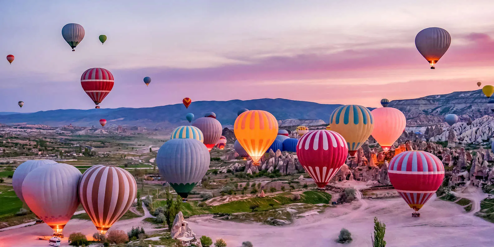 Antalya: 2-Day Guided Cappadocia Tour with Cave Hotel Option